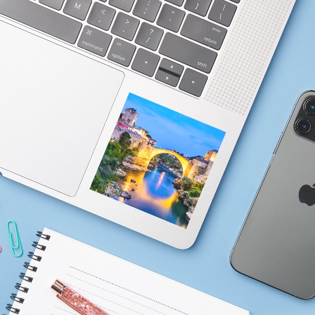 Pegatina Mostar de Bosnia y Herzegovina (Ordenado portátil con iPhone)