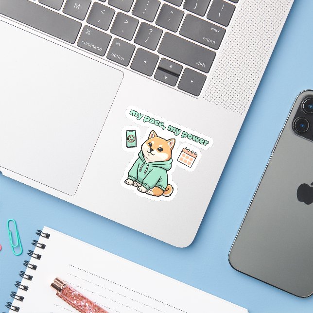 Pegatina My Pace My Power Sticker – Motivational Shiba Dog  (Ordenado portátil con iPhone)