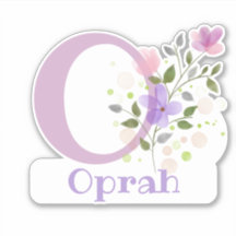 Nombre Oprah e inicial con diseño floral