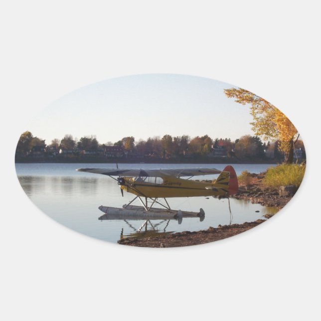 Pegatina Ovalada Avión marino a orillas del lago (Anverso)