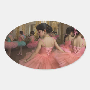 Pegatina Ovalada Bailarinas en una gran sala de estilo rocóco