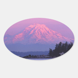 Pegatina Ovalada El monte Rainier en Sunset, estado de Washington.