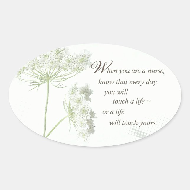 Pegatina Ovalada Enfermera toca una vida con flores silvestres (Anverso)
