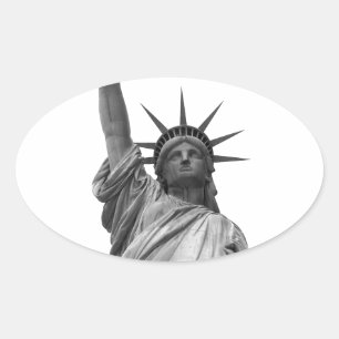 Pegatina Ovalada Estatua blanca y negra de la libertad