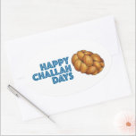 Pegatina Ovalada Felices Días de Desafío Vacaciones Hanukkah Chanuk<br><div class="desc">El diseño presenta un ilustracion original de una hogaza de pan de jalá trenzado, con HAPPY CHALLAH DAYS en una fuente divertida. Ideal para celebrar Hanukkah y las fiestas judías. Este diseño también está disponible en otros productos. En esta tienda también hay muchos ilustraciones temáticos. ¿No ves lo que estás...</div>