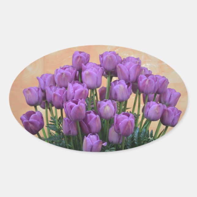Pegatina Ovalada Hermosos tulipanes de primavera morada (Anverso)