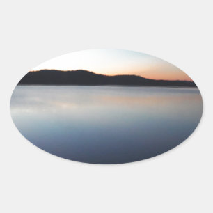 Pegatina Ovalada Puesta de sol en el lago Arrowhead