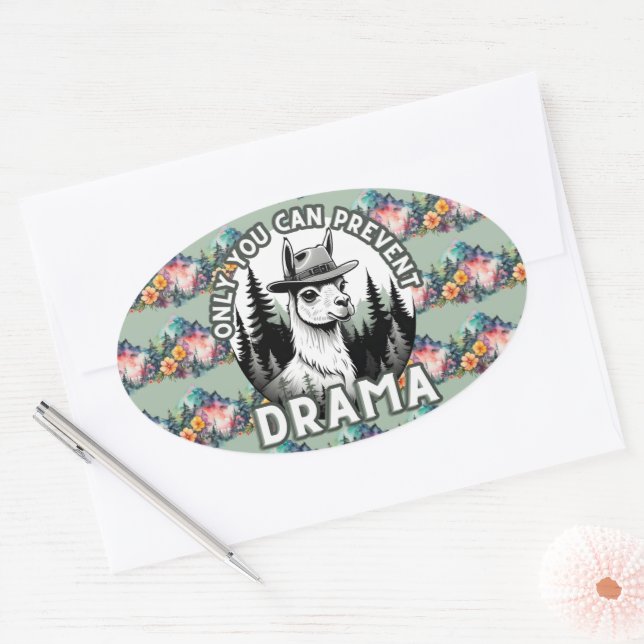 Pegatina Ovalada Sólo Se Puede Evitar El Bosque Dramático Lama (Sobre)