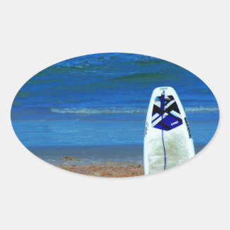 Pegatina Ovalada Surfboard En La Playa