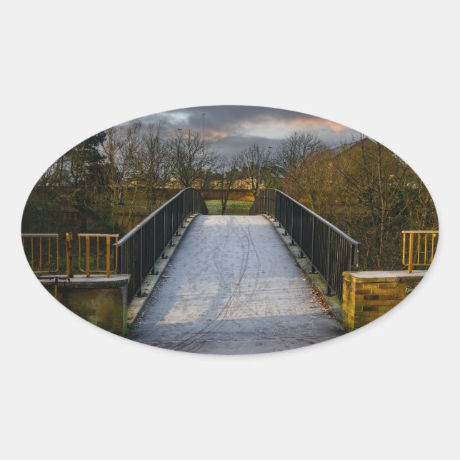 Pegatina Ovalada Urban Frosty Footbridge, Bradford (Anverso)