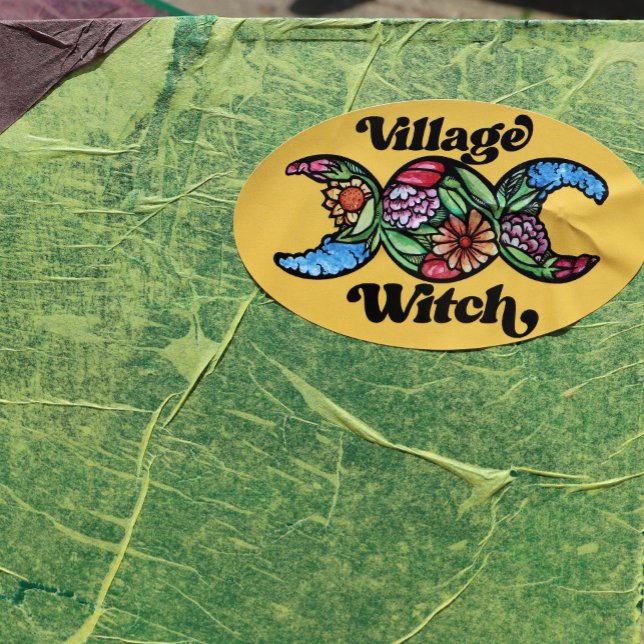 Pegatina Ovalada Witch Village (Subido por el creador)