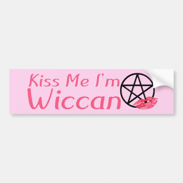 Pegatina Para Coche Béseme que soy Wiccan (Frente)
