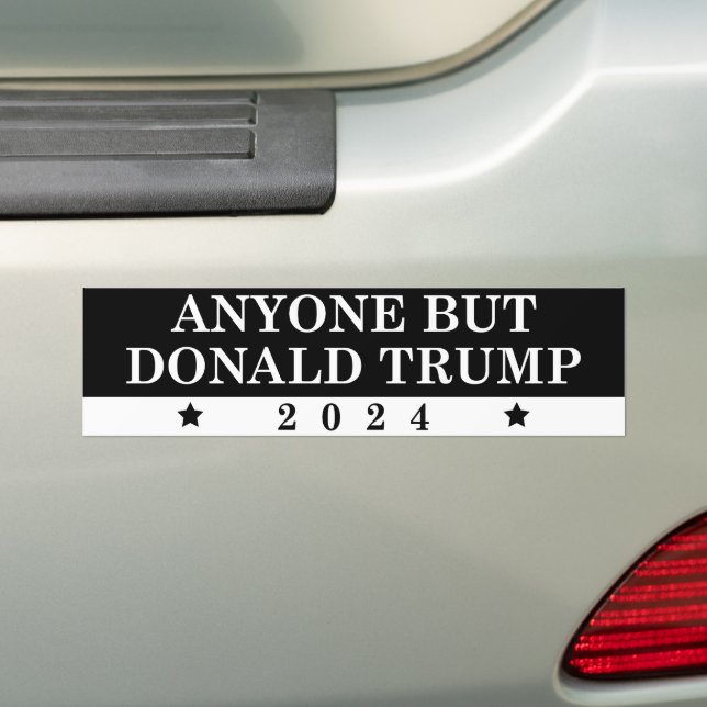 Pegatina Para Coche Cualquiera menos Trump 2024 (en coche)