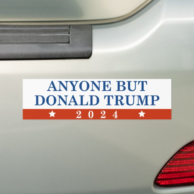Pegatina Para Coche Cualquiera menos Trump 2024 (en coche)