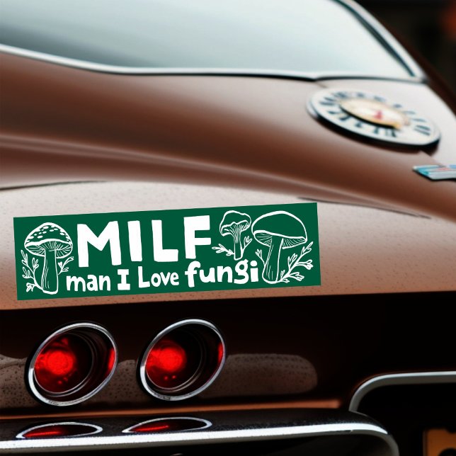 Pegatina Para Coche MILF FUNGI Funny cute hongos buscando la naturalez (MILF FUNGI Funny Cute Mushrooms Foraging Nature Bumper Sticker
)
