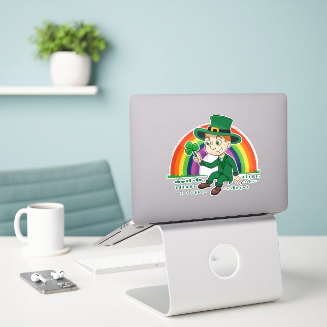 Pegatina Personalizado lindo leprechaun con shamrock y arco (Ordenado portátil  en el escritorio)