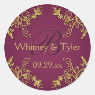 Pegatina Plum Wine and Gold Floral Damask de 1,5"