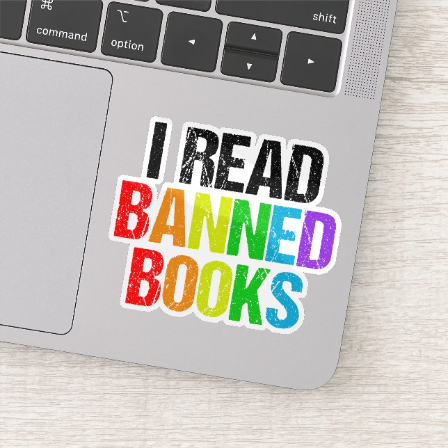 Pegatina Portátil arcoíris de libros prohibidos (Detalle)