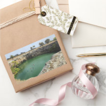 Acantilados de caliza y aguas esmeraldas