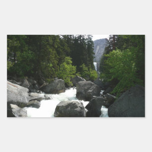 Pegatina Rectangular Cascada Vernal en la distancia en Yosemite