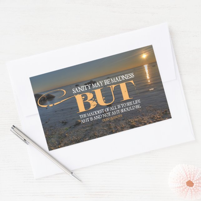 Pegatina Rectangular Cita Inspiradora de Don Quijote "Locura" (Sobre)