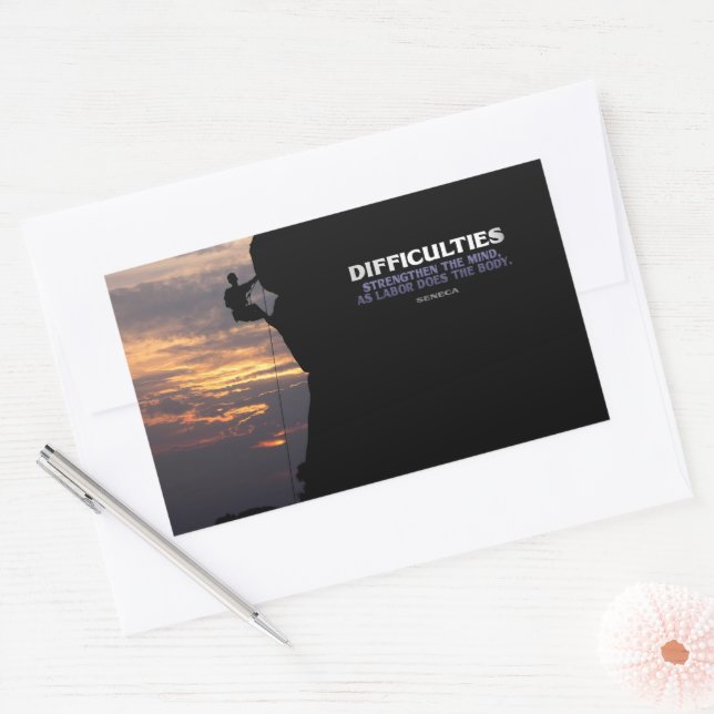 Pegatina Rectangular Cita Inspiradora de Seneca "Dificultades" (Sobre)