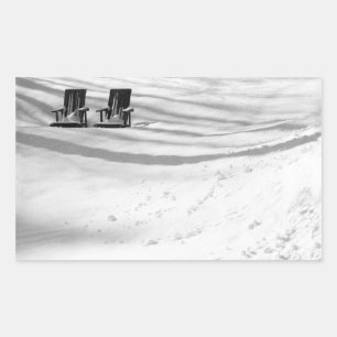 Pegatina Rectangular Dos Sillas Enterradas En Nieve
