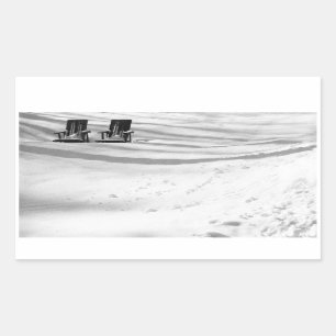 Pegatina Rectangular Dos Sillas Enterradas En Nieve