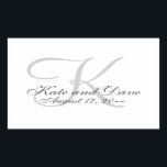 Pegatina Rectangular Elegante Favor de Boda Monograma<br><div class="desc">La simplicidad en su mejor momento. Diseño elegante y sofisticado. 3d Texto de Monograma para su graduación, aniversario o fiesta de boda. Los monogramas, textos, fechas y nombres de pareja son fáciles de cambiar para adaptarse a sus necesidades. Añade un color de fondo o una imagen que se adapte a...</div>