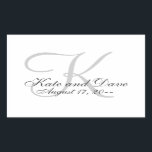 Pegatina Rectangular Elegante Favor de Boda Monograma<br><div class="desc">La simplicidad en su mejor momento. Diseño elegante y sofisticado. 3d Texto de Monograma para su graduación, aniversario o fiesta de boda. Los monogramas, textos, fechas y nombres de pareja son fáciles de cambiar para adaptarse a sus necesidades. Añade un color de fondo o una imagen que se adapte a...</div>