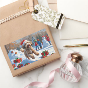 Pegatina Rectangular Escena navideña festiva de Bernedoodle en la nieve
