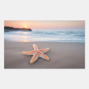 Pegatina Rectangular Estrella de mar tendida en una playa