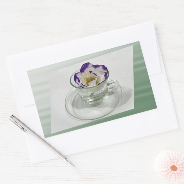 Pegatina Rectangular Flor morada blanca en una taza (Sobre)