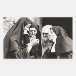 Pegatina Rectangular Las monjas fumando una foto de época