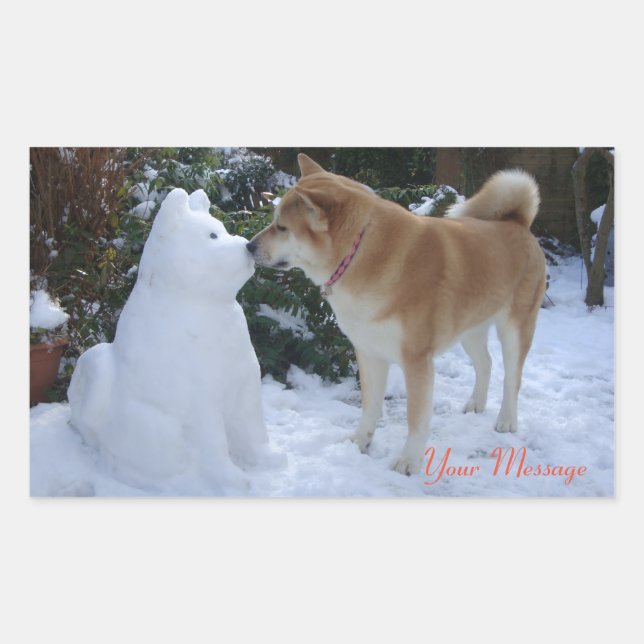 Pegatina Rectangular lindo akita besando a un muñeco de nieve perro en  (Anverso)