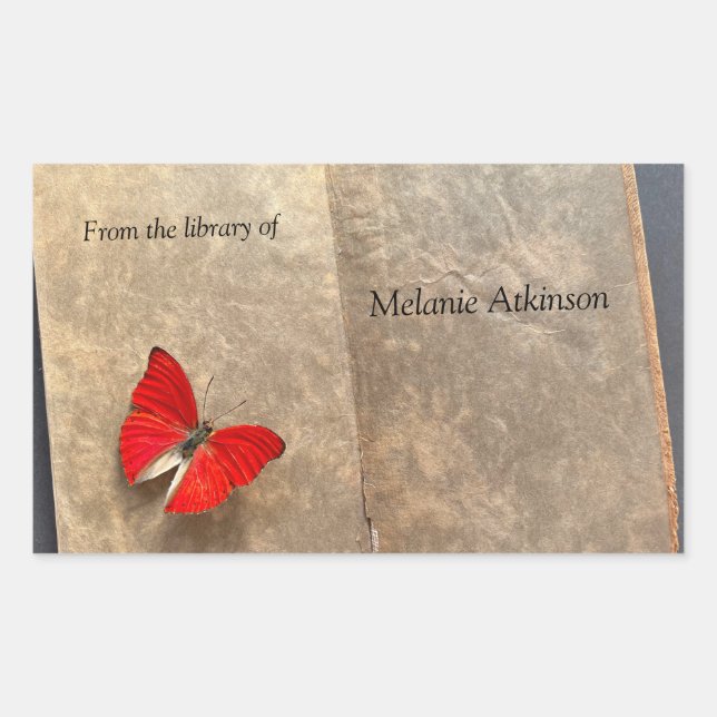 Pegatina Rectangular Mariposa roja en páginas de libros de época (Anverso)