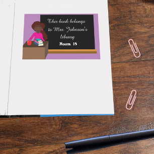 Pegatina Rectangular Profesora en su escritorio biblioteca de clases