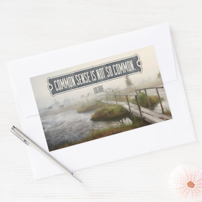 Pegatina Rectangular Voltaire Inspiradora cita "sentido común" (Sobre)