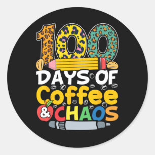 Pegatina Redonda 100 Días De Café Y Caos Estudiantes Profesores 100
