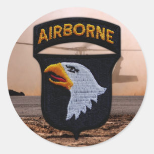 Pegatina Redonda 101o remiendo de griterío de las águilas de la