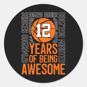 Pegatina Redonda 12 años de ser maravilloso baloncesto 12 cumpleaño