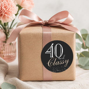Pegatina Redonda 40 y Clásico Moderno Elegante Cumpleaños Negro