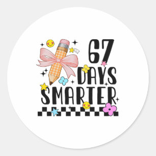 Pegatina Redonda 67 Días De Colegio Divertido 67 Días Estudiante Má