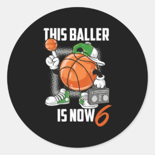 Pegatina Redonda 6.º jugador de baloncesto de cumpleaños gracioso j