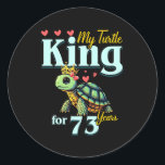 Pegatina Redonda 73rd Wedding Anniversary Couples My Turtle King Fo<br><div class="desc">73rd Wedding Anniversary Couples My Turtle King For 73 Years Comfort Colors Adult Heavyweight</div>