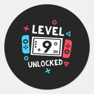 Pegatina Redonda 9.º videojuego desbloqueado de Nacimiento de Shirt