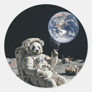 Pegatina Redonda A panda smoking a cigarette on the moon