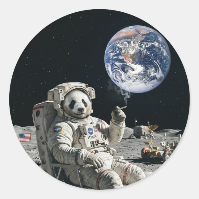 Pegatina Redonda A panda smoking a cigarette on the moon (Anverso)