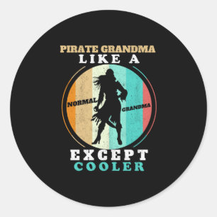 Pegatina Redonda Abuela bucanera caribeña retro pirata hombre
