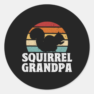 Pegatina Redonda Abuelo de ardilla divertida en el día